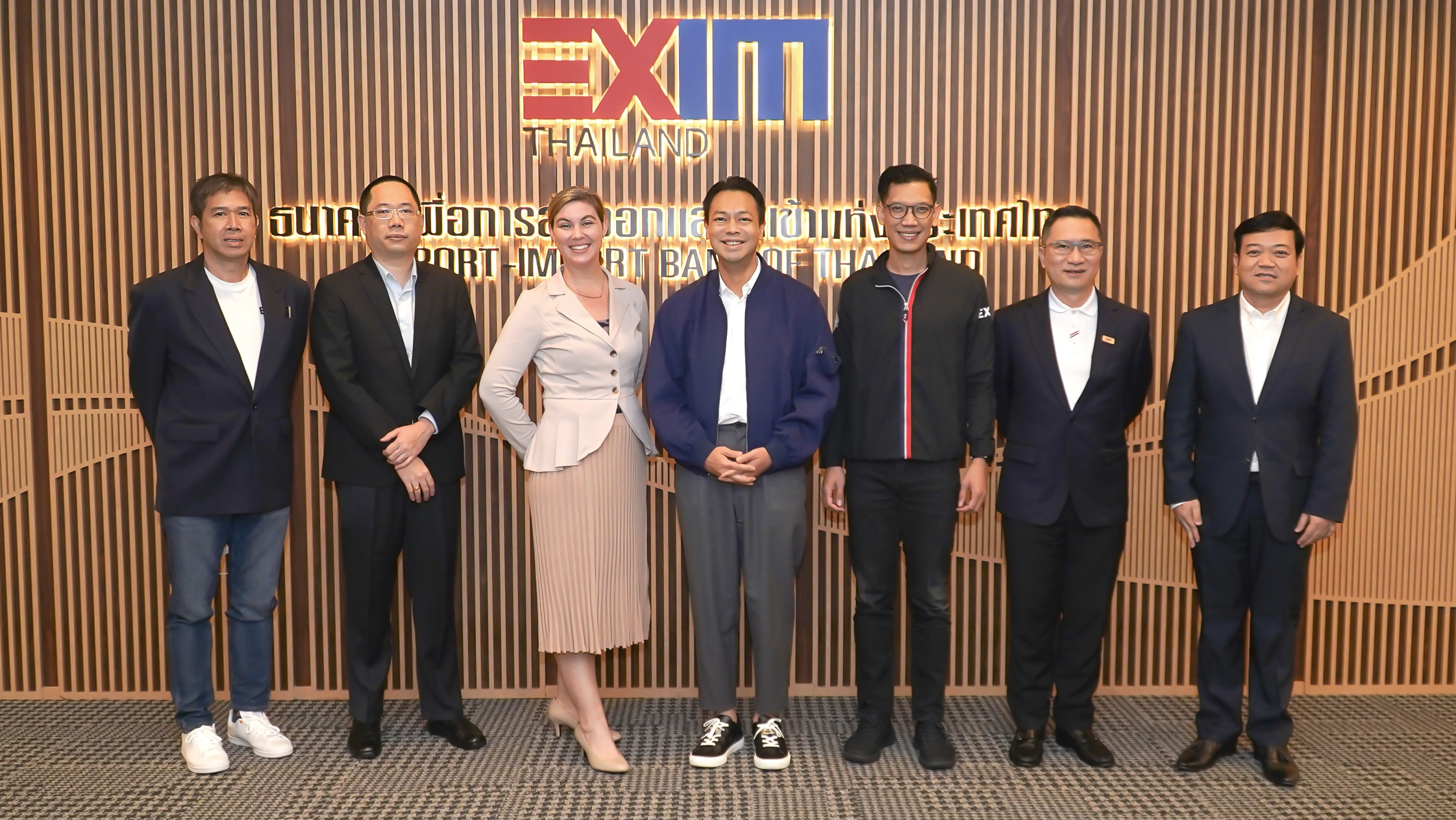 EXIM BANK หารือ Amazon เตรียมพร้อม SMEs ไทยก้าวสู่ตลาดการค้าออนไลน์ระดับโลก EXIM Thailand Discusses with Amazon to Get Thai SMEs Prepared for Global Online Trade Market